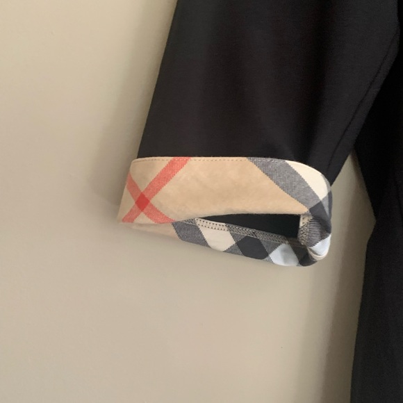 Burberry 3/4 sleeve top. - Picture 3 of 6